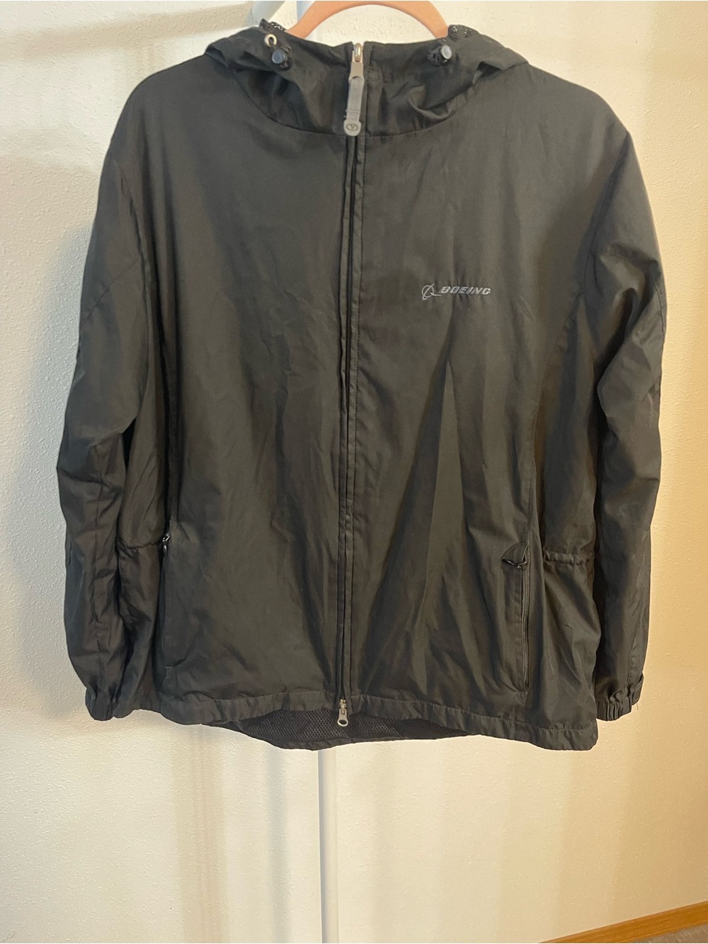 Boeing women’s large Black Kids Lightweight Hooded Jacket